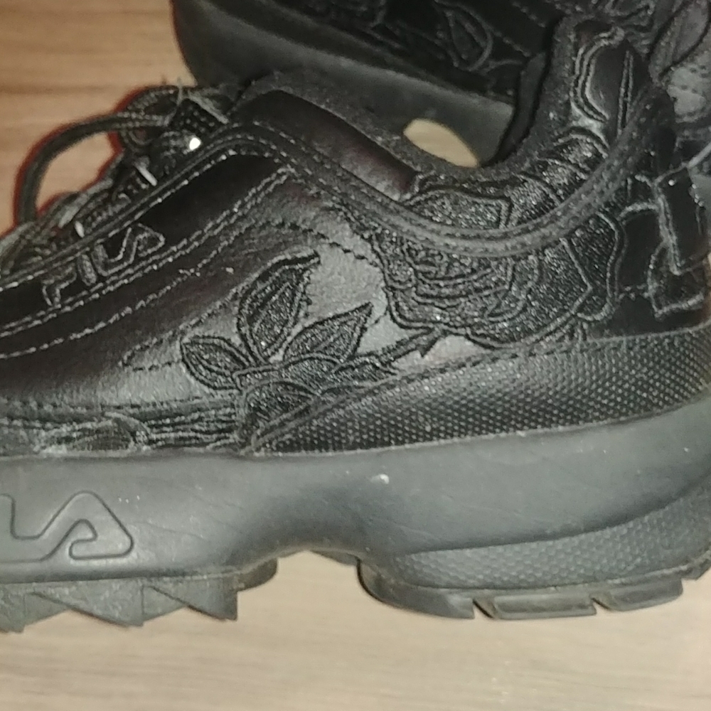Filas - Picture 2 of 4